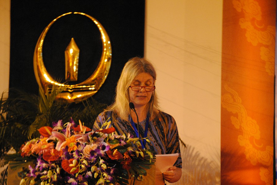 英國劍橋大學的海德嘎德?丁伯格(Hildegard Diemberger)教授，在題為“博東?喬列南杰與卻吉仲瑪：西藏早期印刷術(shù)的先驅(qū)”~1.jpg